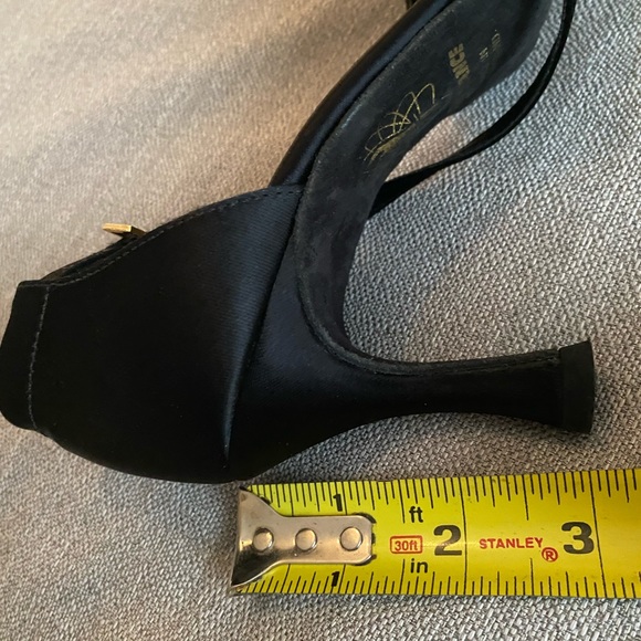 Gorgeous 3-inch heel, black satin shoes that are beautiful for many occasions. - Picture 11 of 12